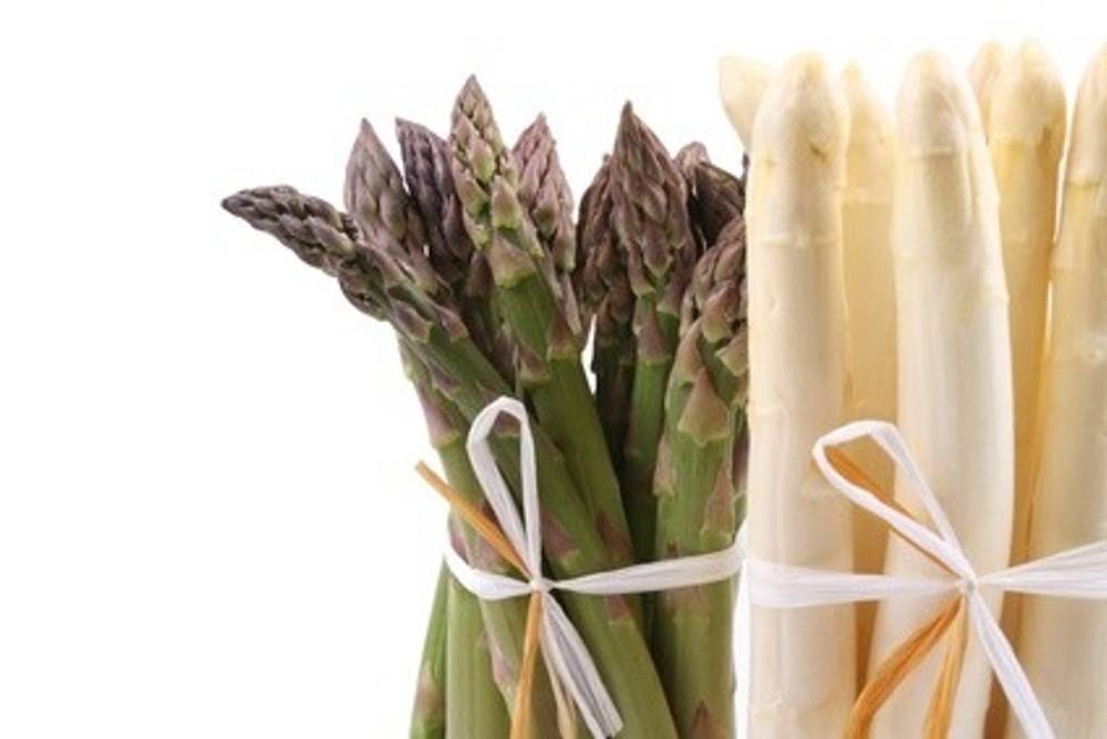 Grüner und weißer Spargel