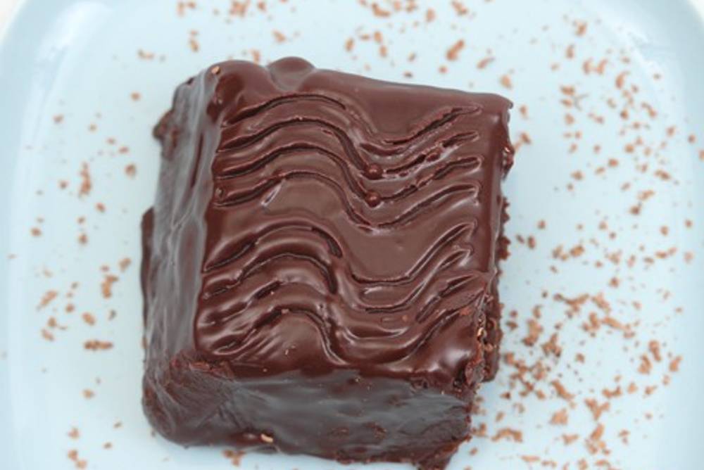 Rührteigwürfel mit Schokoglasur Rührteigwürfel mit Schokoglasur