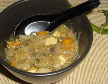 Fastensuppe mit Tofu nach Guangdong-Art Fastensuppe mit Tofu nach Guangdong-Art