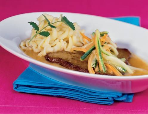 Rindsschnitzerl mit Spiralnudeln Rezept