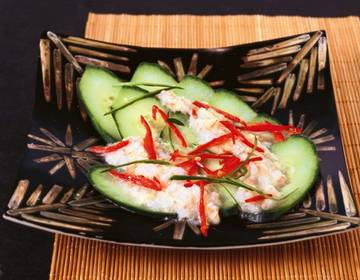 Gurkensalat mit Kokos und Chili