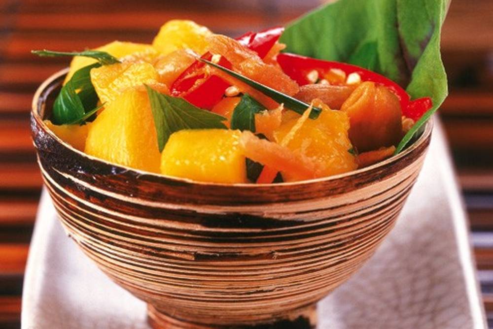 Mango-Papaya-Salat mit Sardellensauce