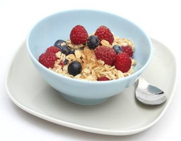 Haferflocken-Frühstück mit Beeren Haferflocken-Frühstück mit Beeren
