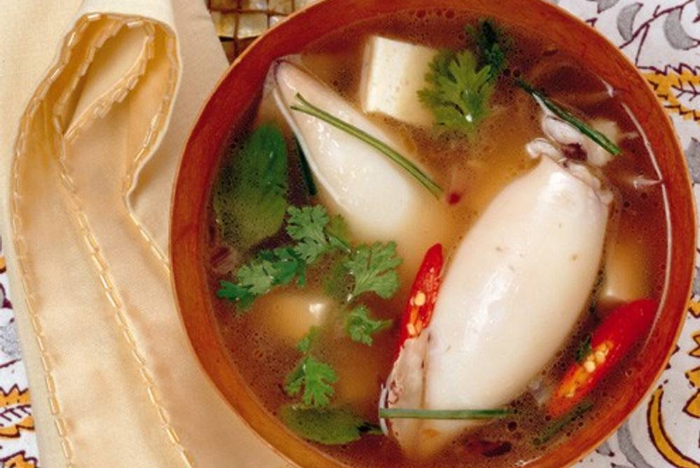 Vietnamesische Tintenfisch-Suppe