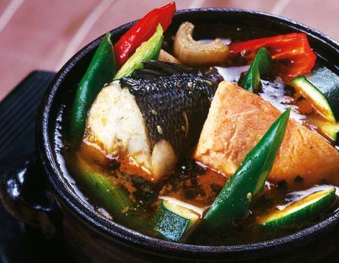 Fischsuppe mit Frühlingszwiebeln und Chili Rezept - ichkoche