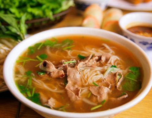 Anroll Heilbronn – Rezept für Rindfleisch-Pho-Suppe