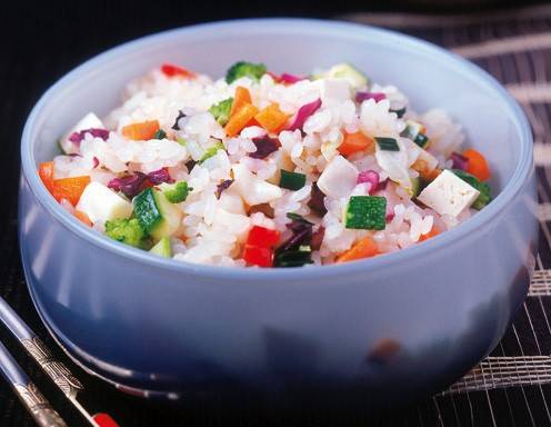 Gebratener Gemüsereis mit Tofu Rezept - ichkoche.at Gebratener Gemüsereis mit Tofu Rezept - ichkoche.at