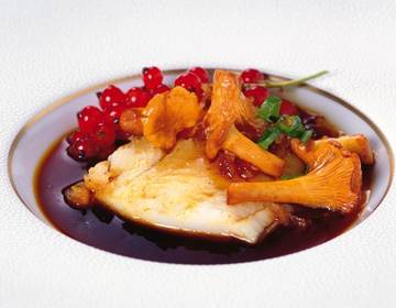 Heilbutt mit Eierschwammerln in Kernöl Heilbutt mit Eierschwammerln in Kernöl