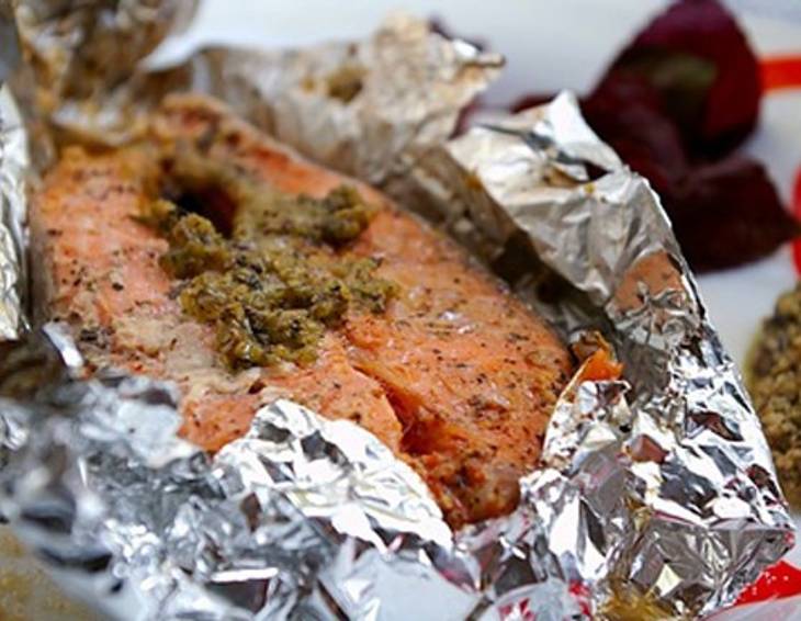 Kokos-Fisch in der Folie gegrillt Kokos-Fisch in der Folie gegrillt
