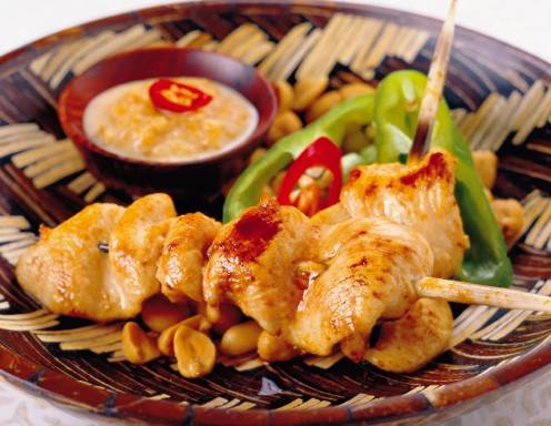 Hühner-Saté-Spießchen (Satay) mit Erdnuss-Sauce