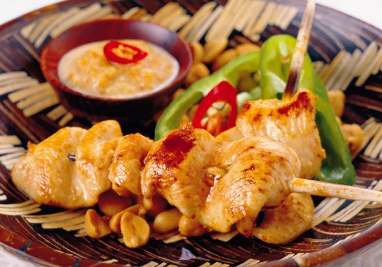 Hühner-Saté-Spießchen (Satay) mit Erdnuss-Sauce Rezept - ichkoche