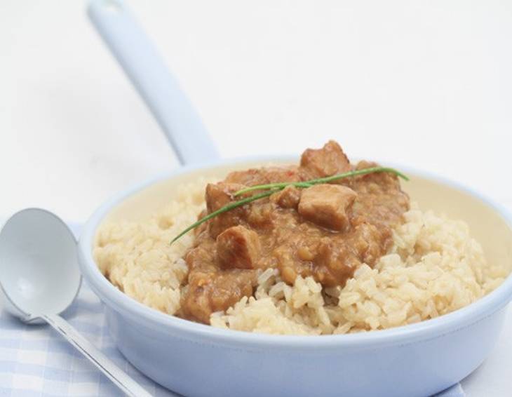 Huhn in Erdnuss-Kokos-Sauce Huhn in Erdnuss-Kokos-Sauce