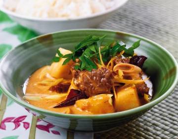 Schweinsgulai mit Kartoffeln Schweinsgulai mit Kartoffeln