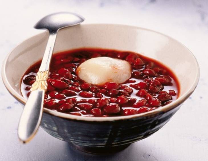 Rote-Bohnen-Suppe mit Reisbällchen Rote-Bohnen-Suppe mit Reisbällchen