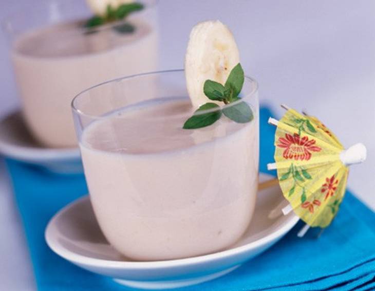 Bananenmilch (Himbeer- und Erdbeermilch) Bananenmilch (Himbeer- und Erdbeermilch)