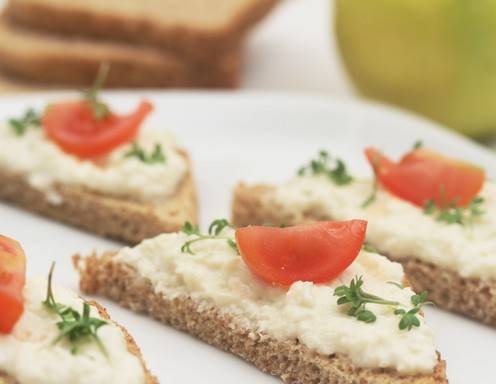 Apfel-Topfenkren auf Vollkorntoast Rezept - ichkoche.ch