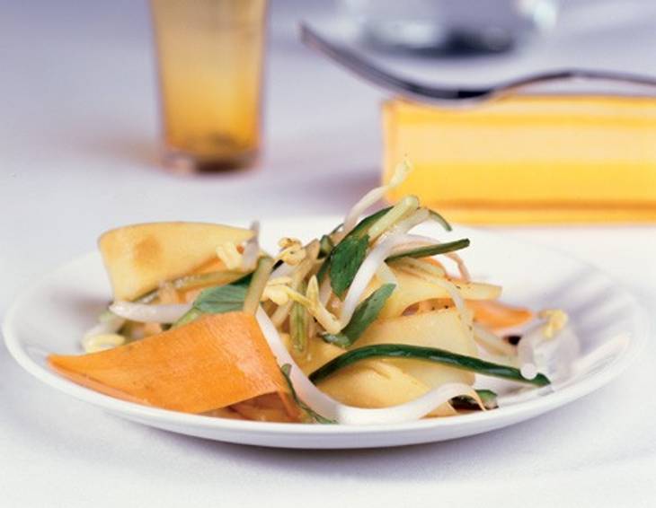 Mango-Gurken-Salat mit Sprossen Mango-Gurken-Salat mit Sprossen