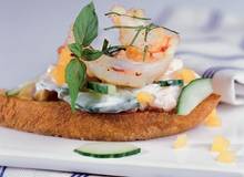 Crostini mit Garnelen-Gurke und Melone Crostini mit Garnelen-Gurke und Melone