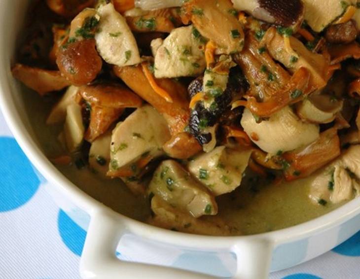 Eierschwammerlsuppe Eierschwammerlsuppe