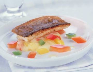 Saiblingsfilet mit Paprikapolenta Saiblingsfilet mit Paprikapolenta