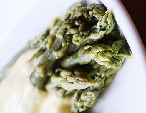 Spargelragout mit Minze Rezept - ichkoche.de
