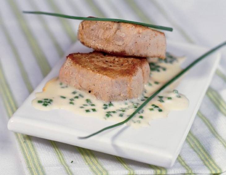 Schweinsmedaillons mit Schnittlauch-Senf-Sauce Schweinsmedaillons mit Schnittlauch-Senf-Sauce