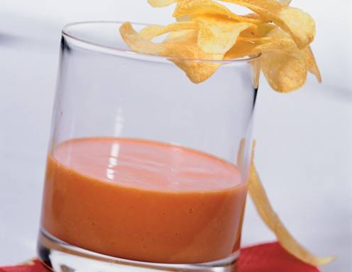 Tomatensuppe mit Kartoffelchips