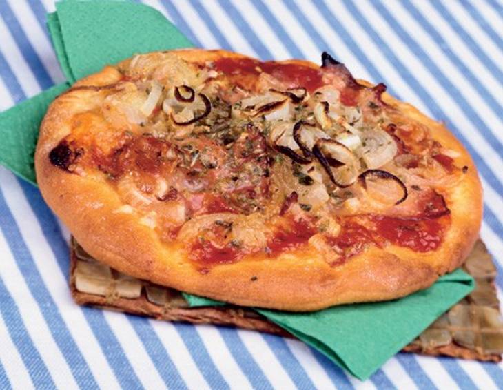 Pizza con cipolle (Pizza mit Jungzwiebeln)