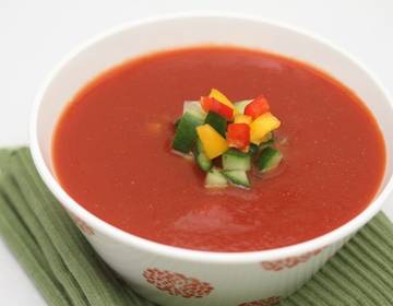 Kalte Paradeiser-Paprika Suppe Kalte Paradeiser-Paprika Suppe