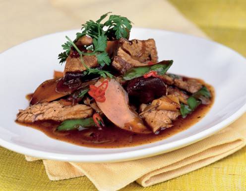 Schweinerippen süß-sauer mit Zuckererbsen und Tomatensalat Rezept ...