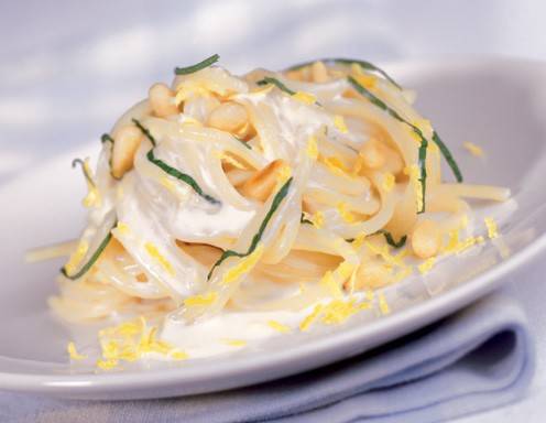 Spaghetti al limone (Spaghetti mit Zitronensauce) Rezept - ichkoche.de