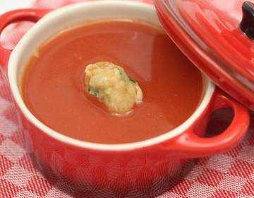 Paradeissuppe mit Haferflockennockerln