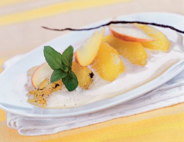 Marinierte Pfirsiche mit Campari-Sabayon Marinierte Pfirsiche mit Campari-Sabayon