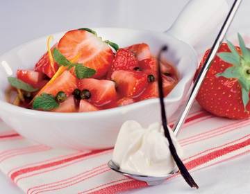 Erdbeeren mit grünem Pfeffer und Grand Marnier