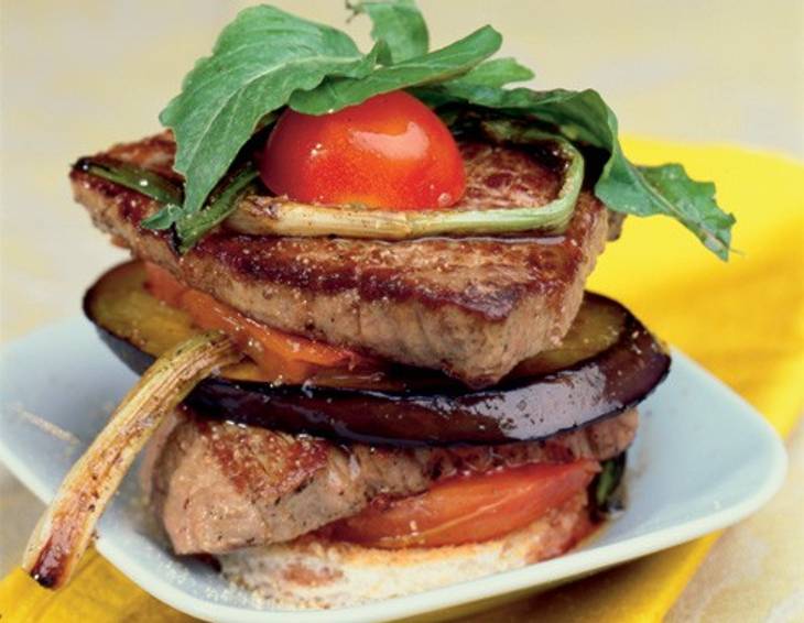 Rindfleisch Gemüse Türmchen Rindfleisch Gemüse Türmchen