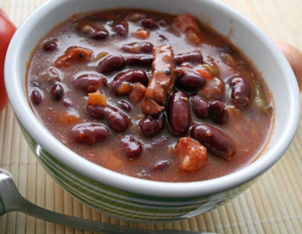 Würzige Bohnensuppe mit Speck Würzige Bohnensuppe mit Speck