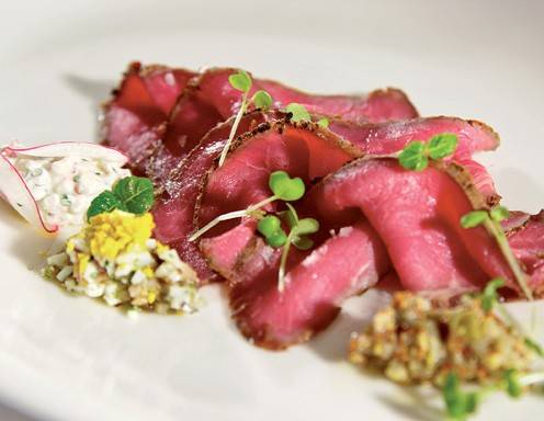 Roastbeef mit Zweierlei Saucen Rezept - ichkoche.de Roastbeef mit Zweierlei Saucen Rezept - ichkoche.de