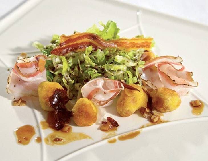 Endiviensalat mit Grammelnuss'n Endiviensalat mit Grammelnuss'n