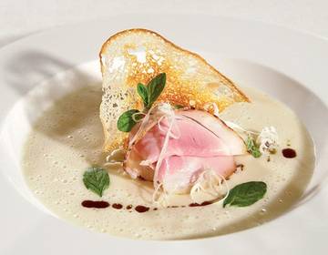 Steirische Krensuppe mit Schinkenkrusteln und Brotblattln Steirische Krensuppe mit Schinkenkrusteln und Brotblattln