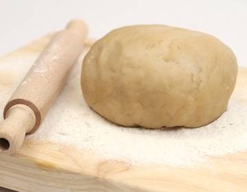 Strudelteig - Grundrezept Strudelteig - Grundrezept