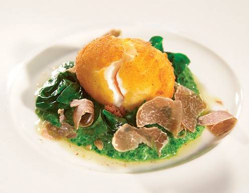 Cremespinat mit Eierhörnchen Rezept - ichkoche.de Cremespinat mit Eierhörnchen Rezept - ichkoche.de