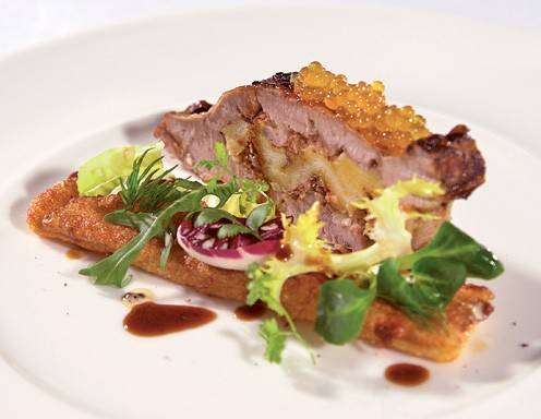 Gefüllte Kalbsbrust mit Saiblingskaviar Rezept - ichkoche.de Gefüllte Kalbsbrust mit Saiblingskaviar Rezept - ichkoche.de