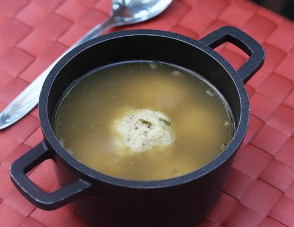 Bröselknöderlsuppe Bröselknöderlsuppe