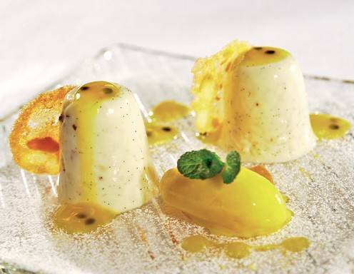 Panna Cotta mit Passionsfruchtsorbet Rezept - ichkoche.de Panna Cotta mit Passionsfruchtsorbet Rezept - ichkoche.de