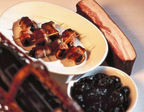 Dörrzwetschken mit Speck Rezept - ichkoche.de Dörrzwetschken mit Speck Rezept - ichkoche.de