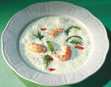Kalte Gurkensuppe mit Flusskrebsen Kalte Gurkensuppe mit Flusskrebsen