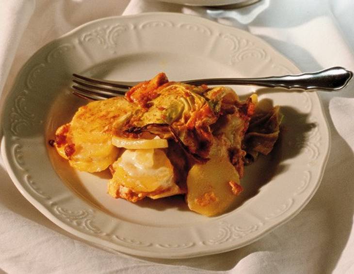 Krautauflauf mit Erdäpfeln und Grammeln Krautauflauf mit Erdäpfeln und Grammeln