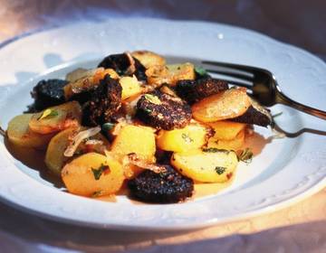 Erdäpfel-Blunz'n-Gröstl Erdäpfel-Blunz'n-Gröstl