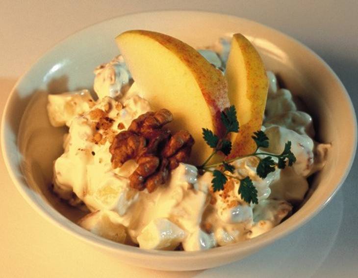 Apfel-Nuss-Salat Apfel-Nuss-Salat