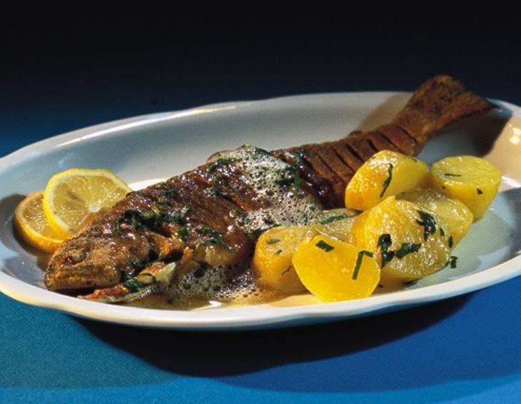 Forelle gebraten mit brauner Butter und Petersilie